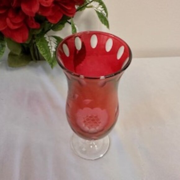 Vintage Cranberry Glass Cornflower-Etched Vase – Elegant Footed Design - Picture 4 of 6